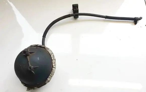 Vacuum air tank