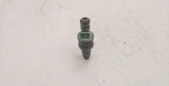 BMW 5 E39 Fuel injector 0280150415