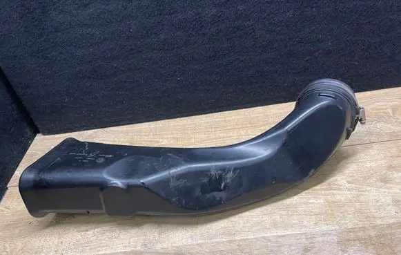 Intake resonator