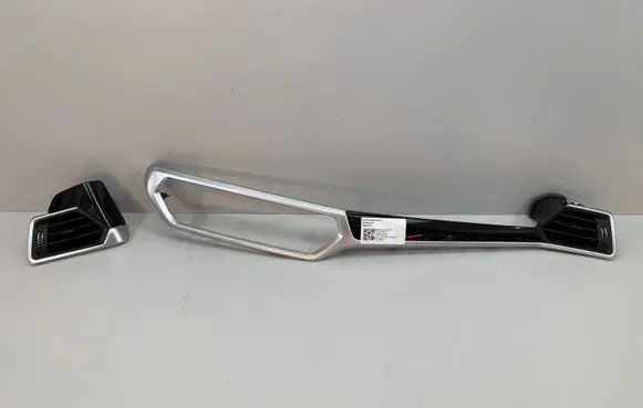 BMW 2 G42 Dash center air vent grill