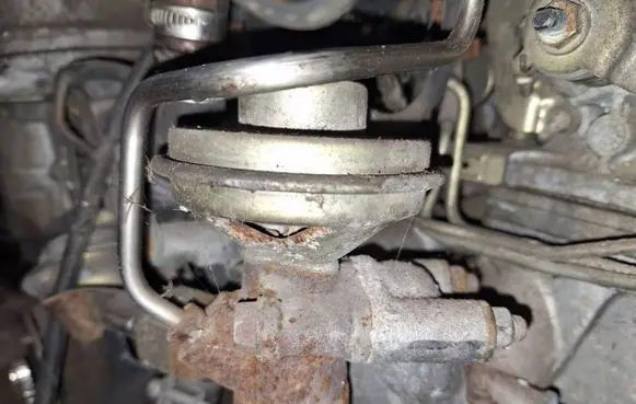Ford Maverick EGR valve aey77 5857230