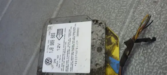 Skoda Octavia 985 Airbag deployment crash/impact sensor
