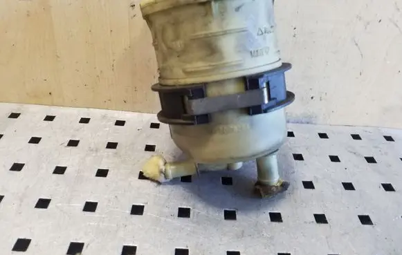 Power steering fluid tank/reservoir