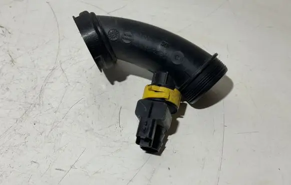 Peugeot 308 Turbo air intake inlet pipe/hose 81067R
