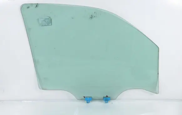 Nissan Pathfinder R51 Front door window glass four-door 