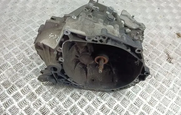 Peugeot 2008 I Manual 5 speed gearbox 9801309210