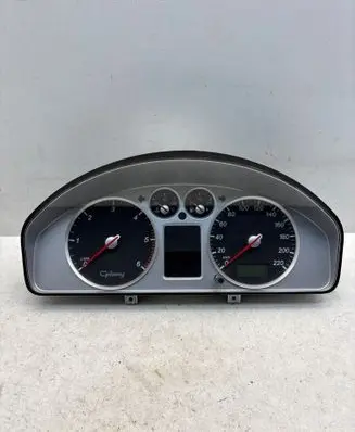 Speedometer (instrument cluster)