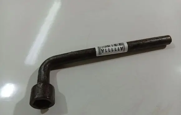Dodge Caliber Wheel nut wrench 