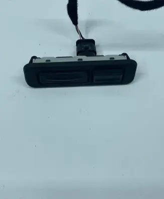 Alfa Romeo Giulia Tailgate opening switch 50554695