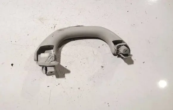 Volkswagen PASSAT B7 Front interior roof grab handle