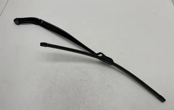 Windshield/front glass wiper blade