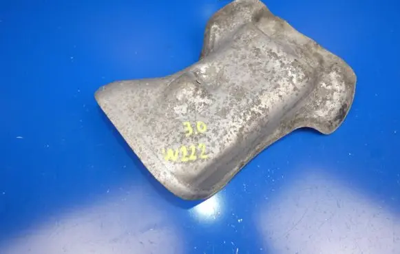 Mercedes-Benz S W222 Heat shield in engine bay A2222413134