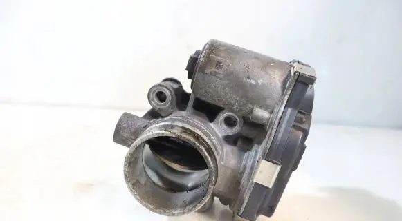 Opel Astra J Engine shut-off valve 