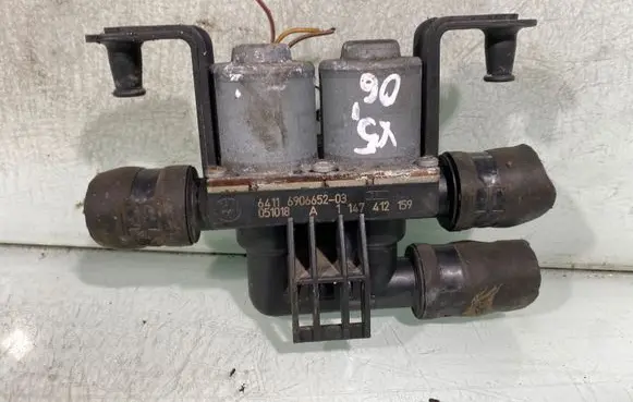 BMW X5 E53 Coolant heater control valve 6411690665203