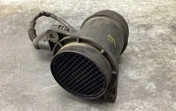 Audi A6 S6 C5 4B Mass air flow meter 028906461 0281002216