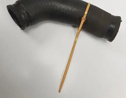 Mercedes-Benz E W124 Engine coolant pipe/hose 1042030482