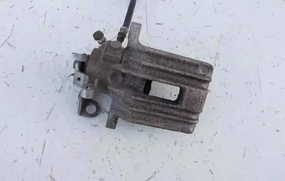 Volkswagen Golf IV Rear brake caliper