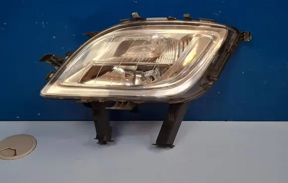 Opel Astra J Front fog light 13293618 662588537