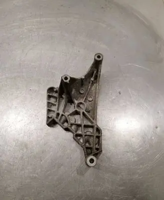 Volkswagen Golf V Engine mounting bracket 03g199207f