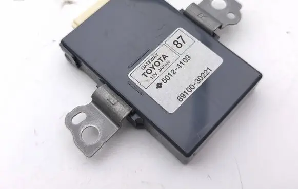 Lexus IS III XE30 Gateway control module 8910030221 50124109