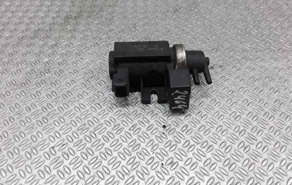 BMW 5 E39 Turbo solenoid valve 72279600