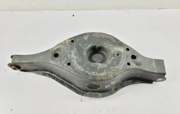Nissan Pathfinder R52 Rear upper control arm/wishbone