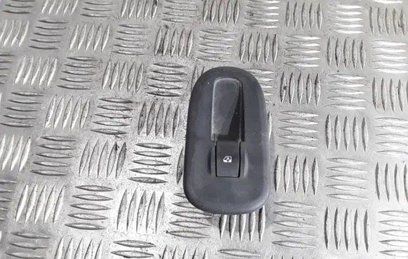 Renault Kangoo II Electric window control switch 8200548968
