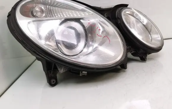 Mercedes-Benz E W211 Headlight/headlamp A0038205826