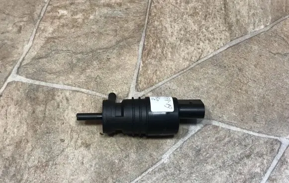 BMW Z4 E89 Windscreen/windshield washer pump 6934160