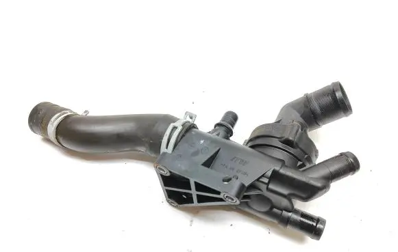 Thermostat/thermostat housing