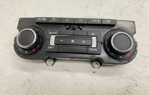 Skoda Octavia Mk2 (1Z) Climate control unit 3T0907044AK