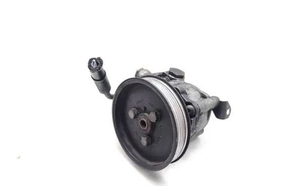 BMW 5 E60 E61 Power steering pump 6780848 7802622