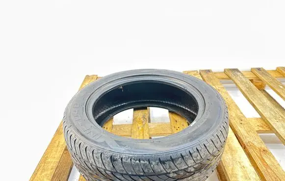 Volkswagen Golf VI R16 summer tire 