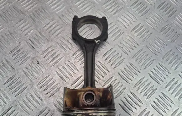 Mercedes-Benz CLA C117 X117 W117 Piston with connecting rod A2701917