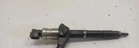 Nissan Primera Fuel injector 16600AU600