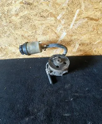 Land Rover Freelander 2 - LR2 Power steering pump 6G913A696EF