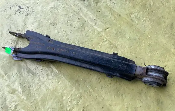 Mercedes-Benz C W204 Rear upper control arm/wishbone A2045321288