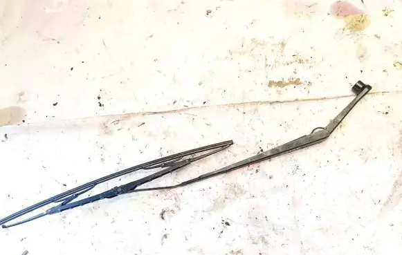 Chrysler Pacifica Front wiper blade arm