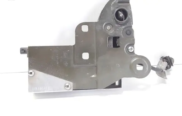 BMW 5 E34 Tailgate window lock/catch/latch 8120419