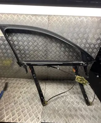 Audi A6 S6 C6 4F Front door window/glass frame 4F0837629