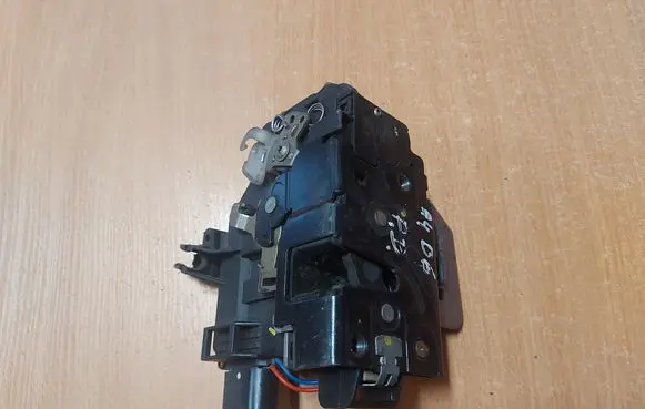 Audi A4 S4 B6 8E 8H Front door lock