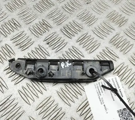 Tesla Model 3 Front bumper mounting bracket 108418100E