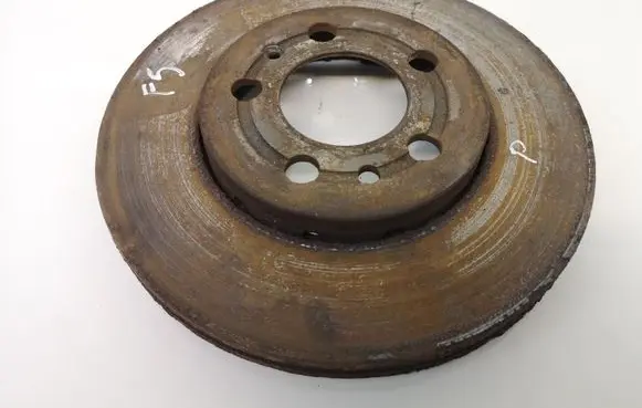 Volkswagen Polo IV 9N3 Front brake disc