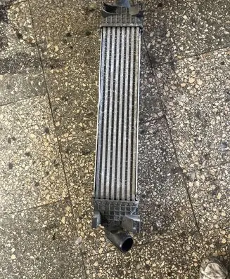 Ford Focus Intercooler radiator 3m5h9l440ae