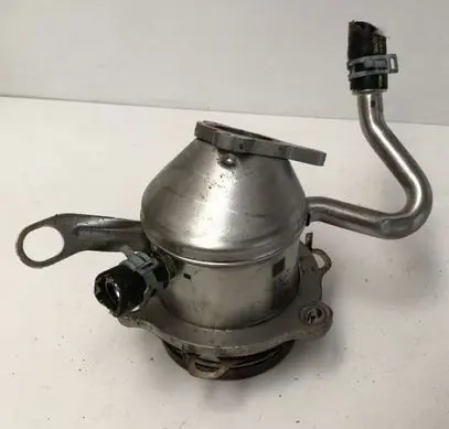 Renault Captur EGR valve cooler 147359823R
