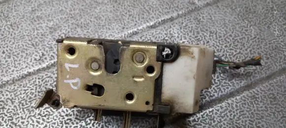 Fiat Punto (176) Front door lock