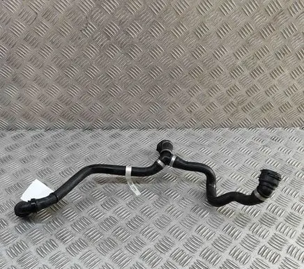 BMW 5 G60 Engine coolant pipe/hose 8490265