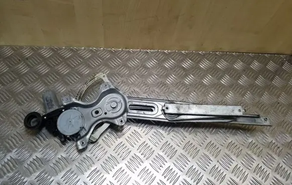 Toyota Auris 150 Front door window regulator with motor 857100D100
