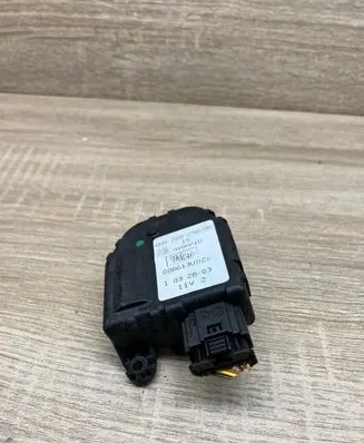 Opel Vectra C Air flap motor/actuator 9180210 006613U02C