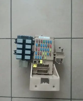 Subaru Legacy Fuse module 82201AG010 507007